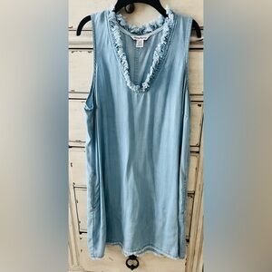 Tommy Bahama dress with pockets. Gently worn, in great condition.